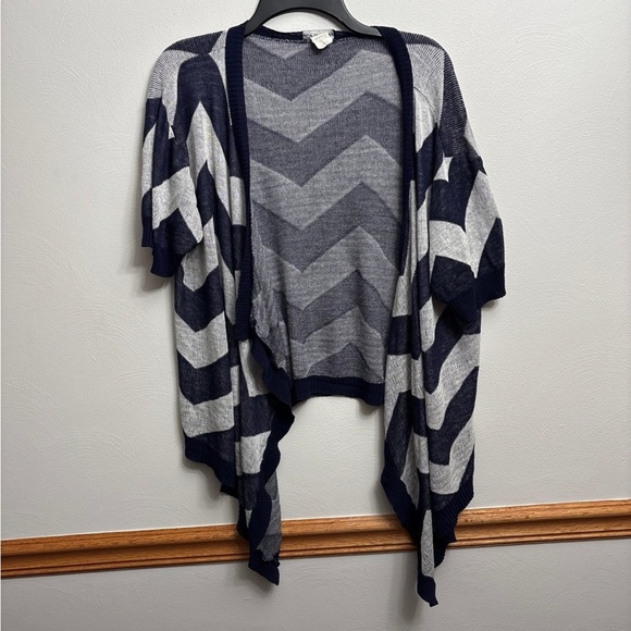 La Serissa Sweaters - Women’s Large Short Sleeve Cardigan